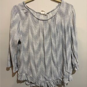GAP Gray Wave Pattern Blouse